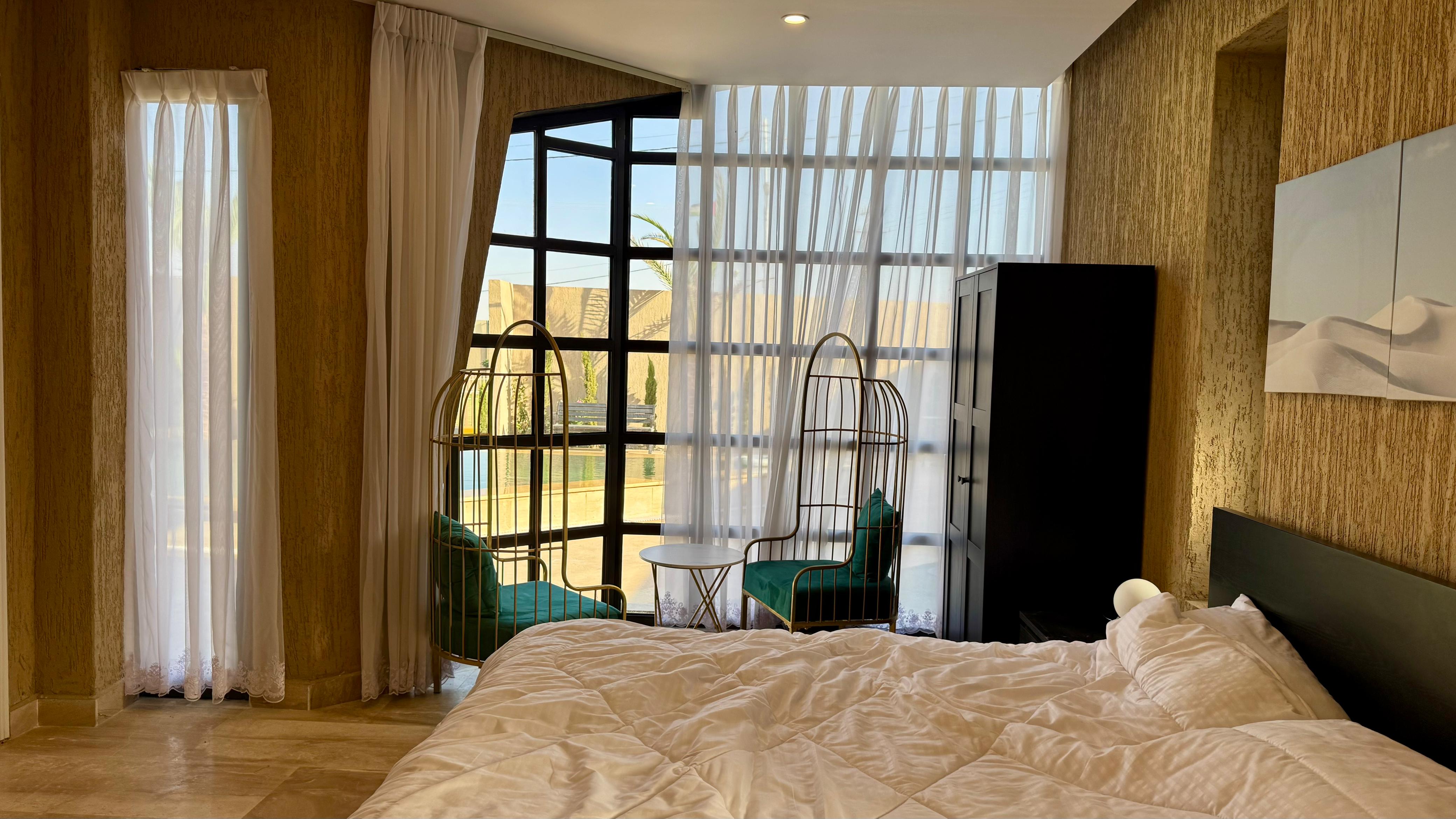 منتجعات Giving City